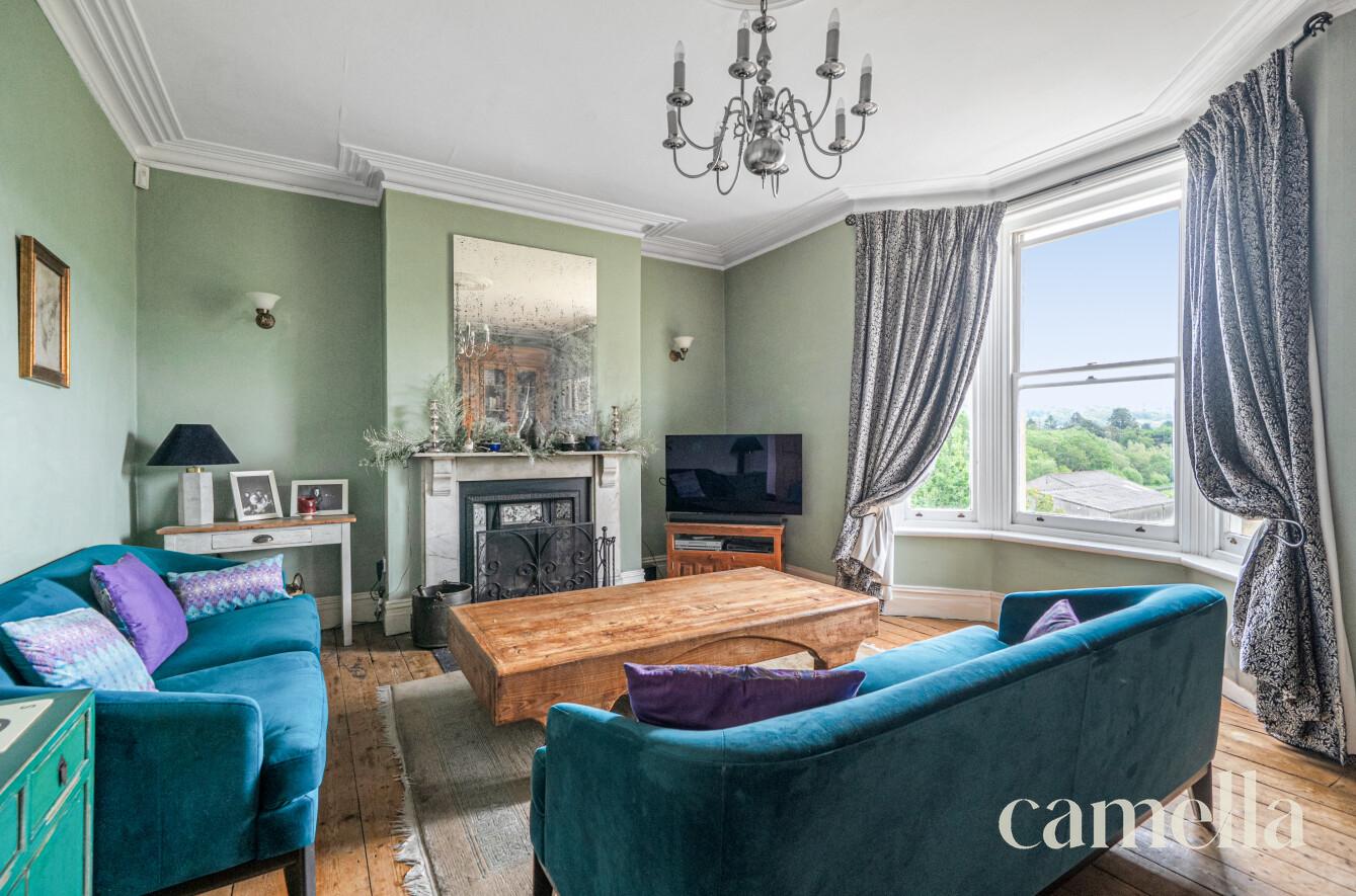 London Road West, BA1